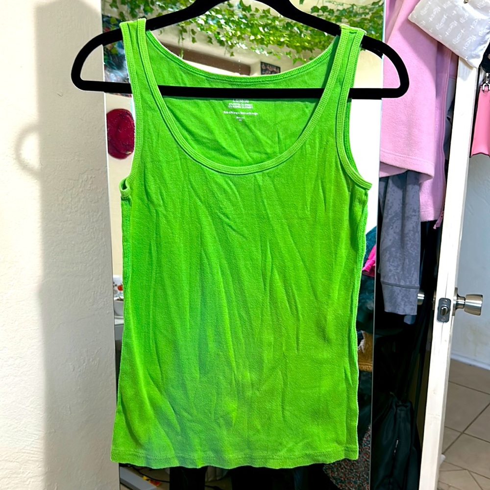 Y2K Very cute Lime green faded glory tank✨